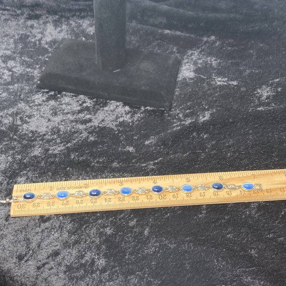 Blue Cats Eye Silver Tone Bracelet Light & Dark - Picture 9 of 13